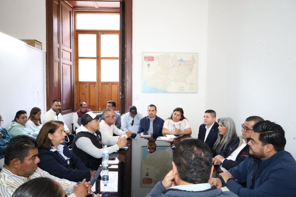 Acompaña Vicente Gómez gestiones de grupos sociales organizados del Distrito XIX