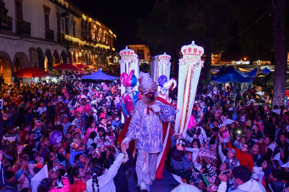 Cabalgata de Reyes Magos 2026 en Pátzcuaro: ¡todo un éxito! Miles de niñas y niños vivieron una noche mágica