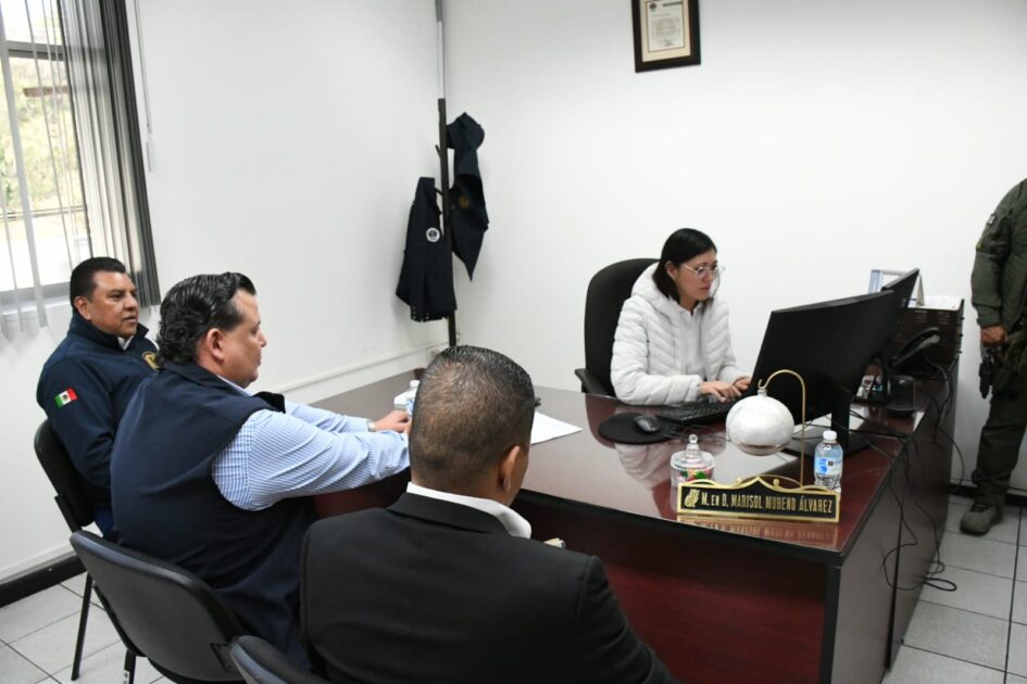 Denuncia penalmente Memo Valencia a Leonel Godoy