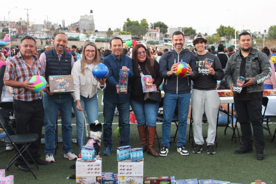 Yankel Benítez lleva alegría a cientos de niñas y niños de Misión del Valle